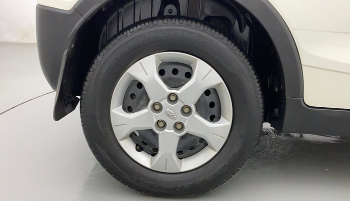 2022 Mahindra XUV300 W6 1.2 PETROL, Petrol, Manual, 21,151 km, Right Rear Wheel