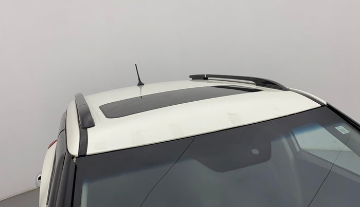 2022 Mahindra XUV300 W6 1.2 PETROL, Petrol, Manual, 21,151 km, Roof