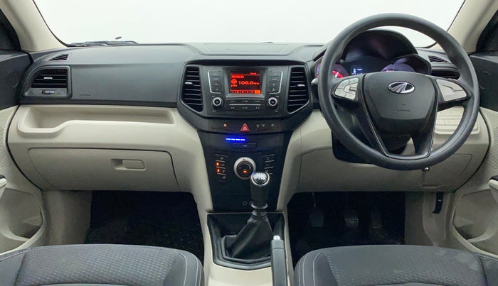 2022 Mahindra XUV300 W6 1.2 PETROL, Petrol, Manual, 21,151 km, Dashboard