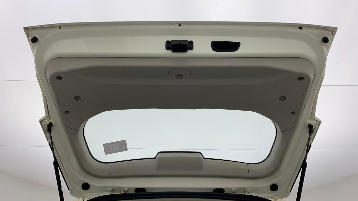 2022 Mahindra XUV300 W6 1.2 PETROL, Petrol, Manual, 21,151 km, Boot Door Open