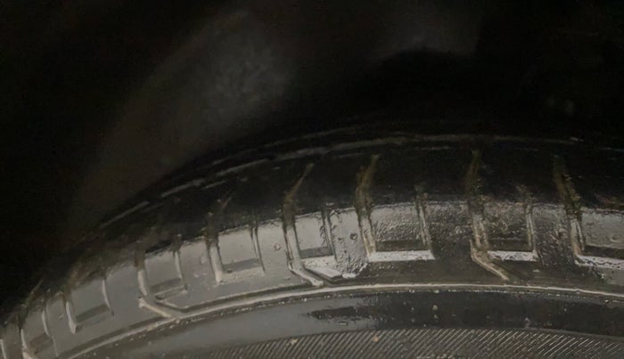 2016 Hyundai Creta SX PLUS AT 1.6 PETROL, Petrol, Automatic, 40,647 km, Left Rear Tyre Tread