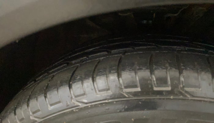 2016 Hyundai Creta SX PLUS AT 1.6 PETROL, Petrol, Automatic, 40,647 km, Right Front Tyre Tread