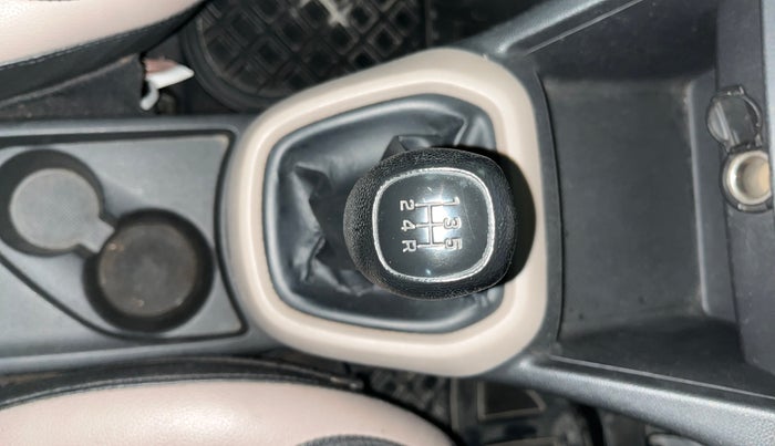 2016 Hyundai Grand i10 MAGNA 1.2 KAPPA VTVT, CNG, Manual, 67,135 km, Gear Lever