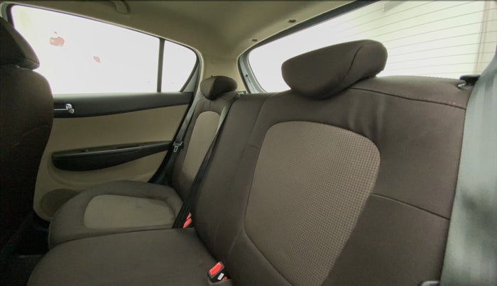 2014 Hyundai i20 ASTA 1.2, Petrol, Manual, 13,616 km, Right Side Rear Door Cabin