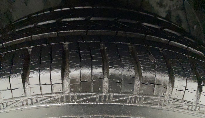 2014 Hyundai i20 ASTA 1.2, Petrol, Manual, 13,616 km, Right Front Tyre Tread