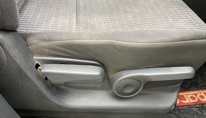 2013 Maruti Ritz ZDI, Diesel, Manual, 88,005 km, Driver seat - Seat adjuster makes minor noise