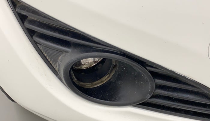 2013 Maruti Ritz ZDI, Diesel, Manual, 88,005 km, Right fog light - Minor damage