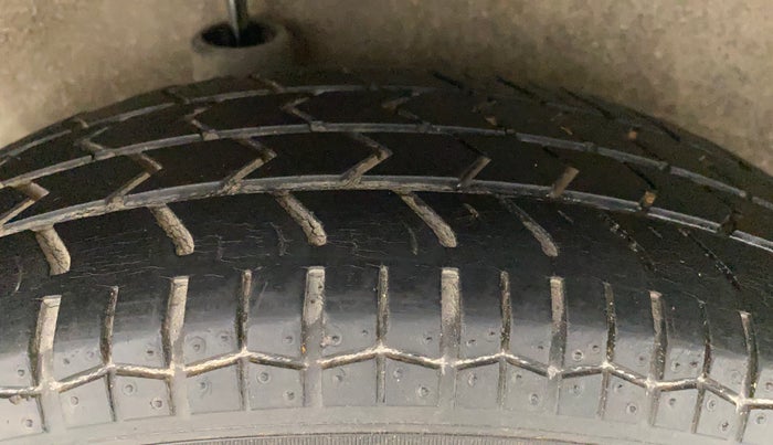 2013 Maruti Ritz ZDI, Diesel, Manual, 88,005 km, Right Rear Tyre Tread