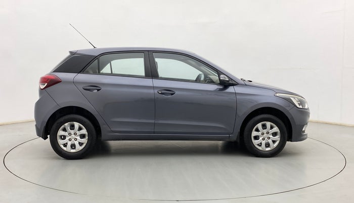 2017 Hyundai Elite i20 SPORTZ 1.2, Petrol, Manual, 61,555 km, Right Side View