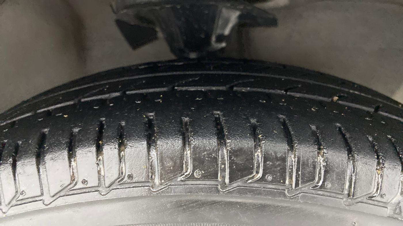 2013 Hyundai i10 MAGNA 1.1, Petrol, Manual, 91,344 km, Right Front Tyre Tread
