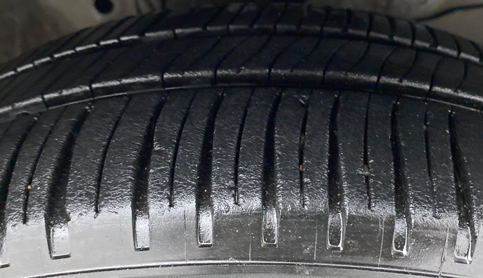 2021 Honda Jazz ZX CVT, Petrol, Automatic, 9,952 km, Right Front Tyre Tread