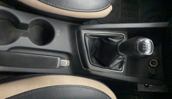 2016 Hyundai Elite i20 MAGNA 1.2, Petrol, Manual, 1,08,138 km, Gear Lever