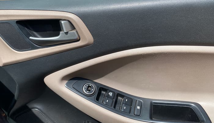 2019 Hyundai Elite i20 MAGNA PLUS 1.2, Petrol, Manual, 73,553 km, Driver Side Door Panels Control