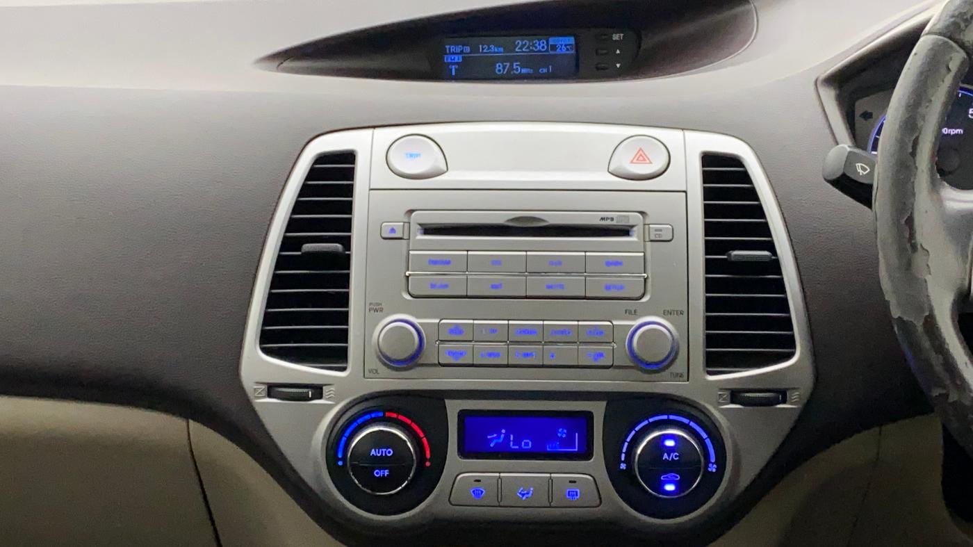 2011 Hyundai i20 SPORTZ (O) 1.2, Petrol, Manual, 39,264 km, Infotainment System