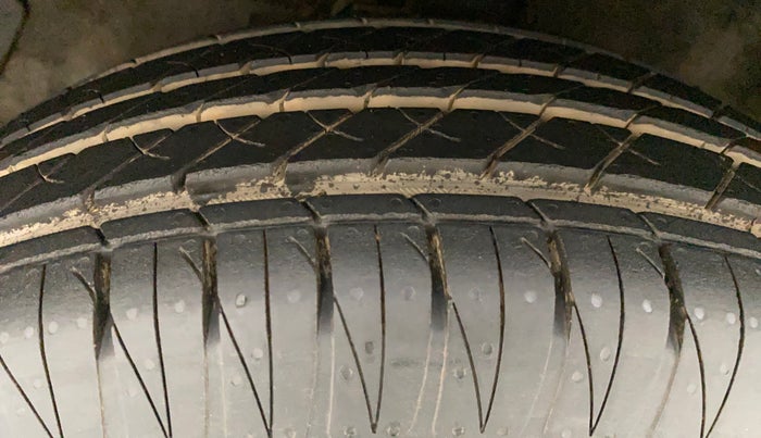 2011 Hyundai i20 SPORTZ (O) 1.2, Petrol, Manual, 39,264 km, Left Front Tyre Tread