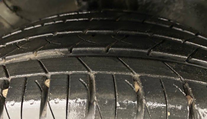 2021 KIA SONET HTK PLUS, Petrol, Manual, 5,112 km, Right Front Tyre Tread
