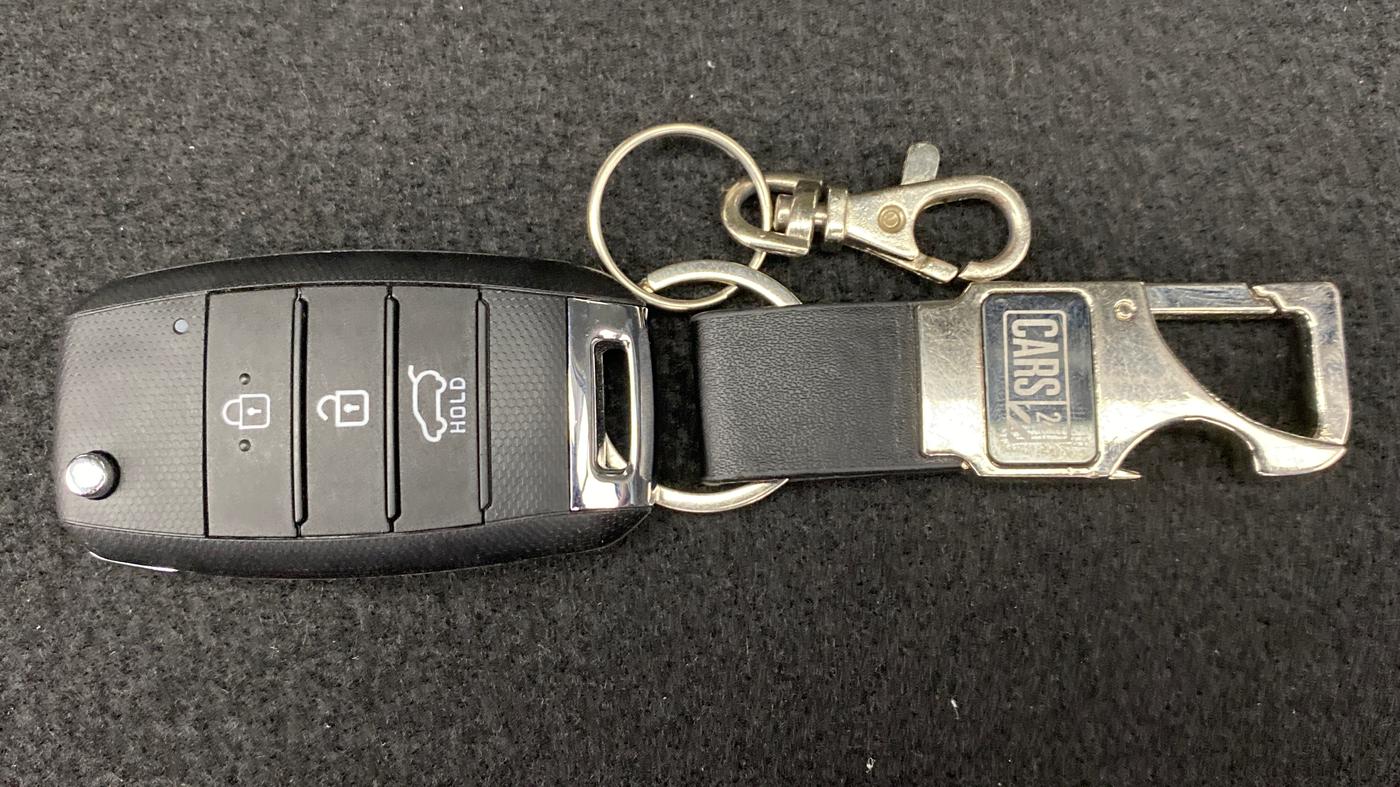 2021 KIA SONET HTK PLUS, Petrol, Manual, 5,112 km, Key Close Up