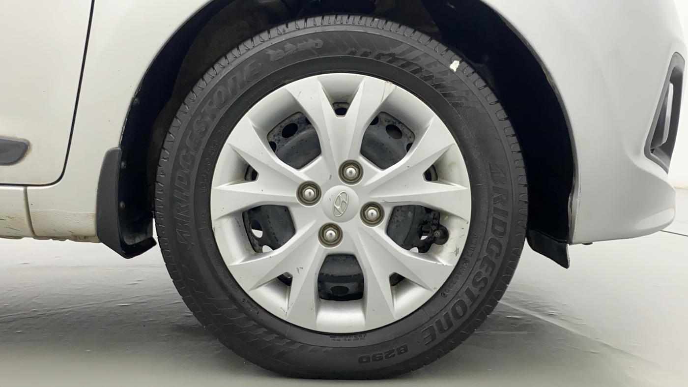 2016 Hyundai Grand i10 SPORTZ 1.2 KAPPA VTVT, Petrol, Manual, 60,309 km, Right Front Wheel
