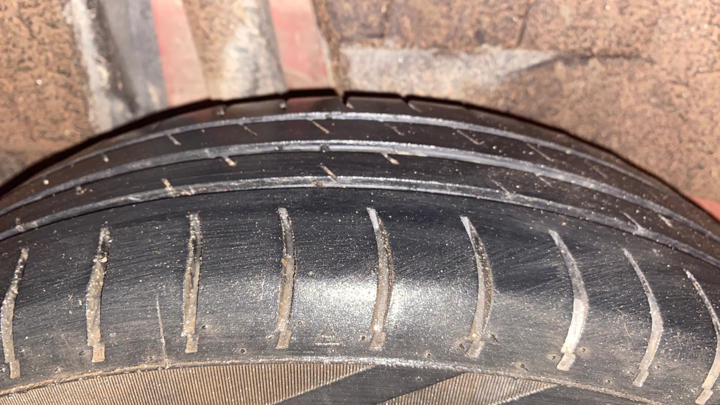 2020 Maruti Dzire VXI AMT, Petrol, Automatic, 91,056 km, Right Rear Tyre Tread