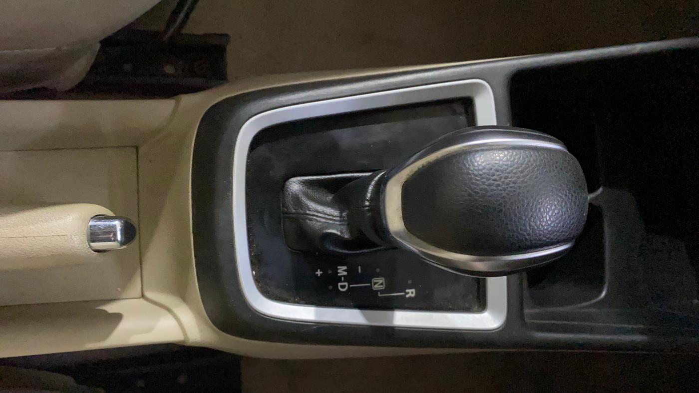 2020 Maruti Dzire VXI AMT, Petrol, Automatic, 91,056 km, Gear Lever