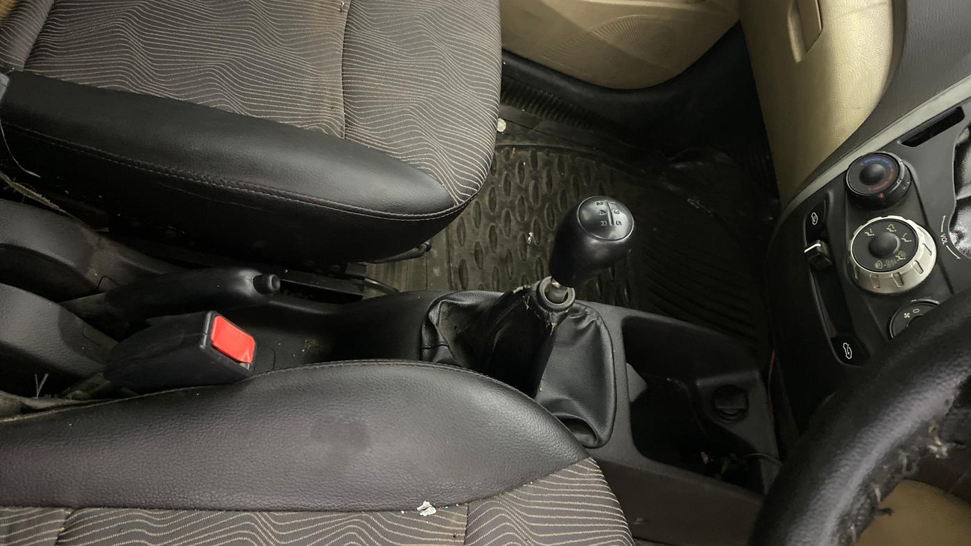 2013 Hyundai Eon MAGNA +, CNG, Manual, 81,842 km, Gear Lever