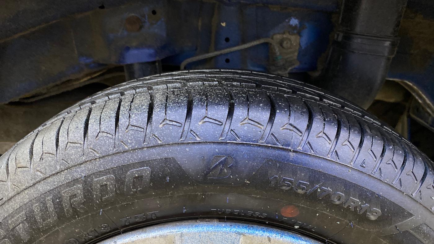2013 Hyundai Eon MAGNA +, CNG, Manual, 81,842 km, Left Rear Tyre Tread