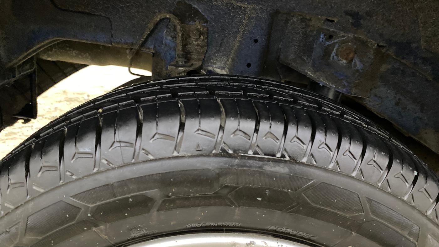 2013 Hyundai Eon MAGNA +, CNG, Manual, 81,842 km, Right Rear Tyre Tread