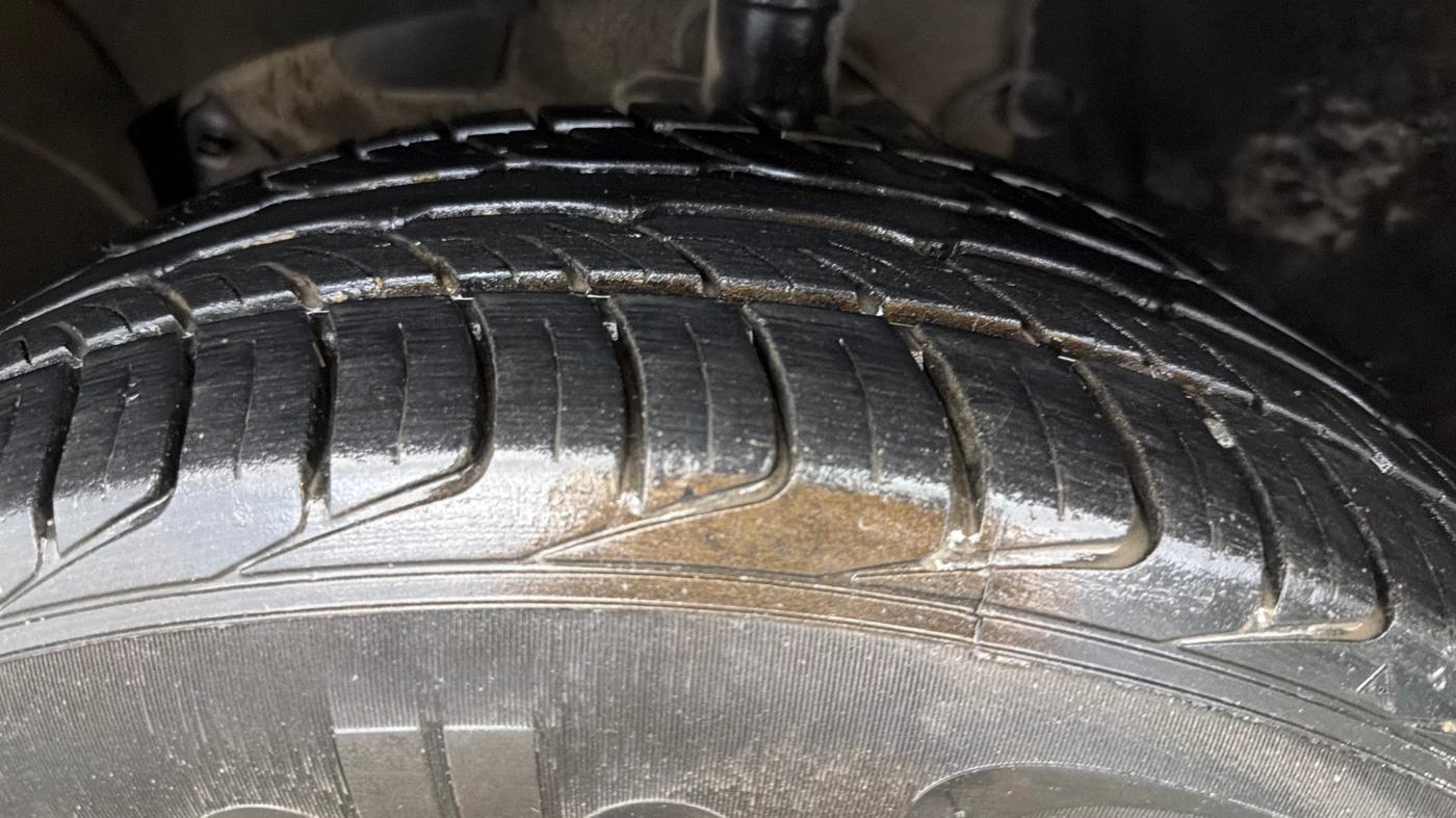 2017 Renault Duster RXS CVT, Petrol, Automatic, 69,610 km, Left Front Tyre Tread