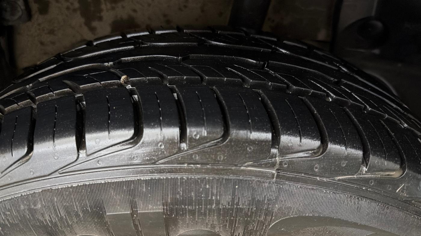 2017 Renault Duster RXS CVT, Petrol, Automatic, 69,610 km, Left Rear Tyre Tread