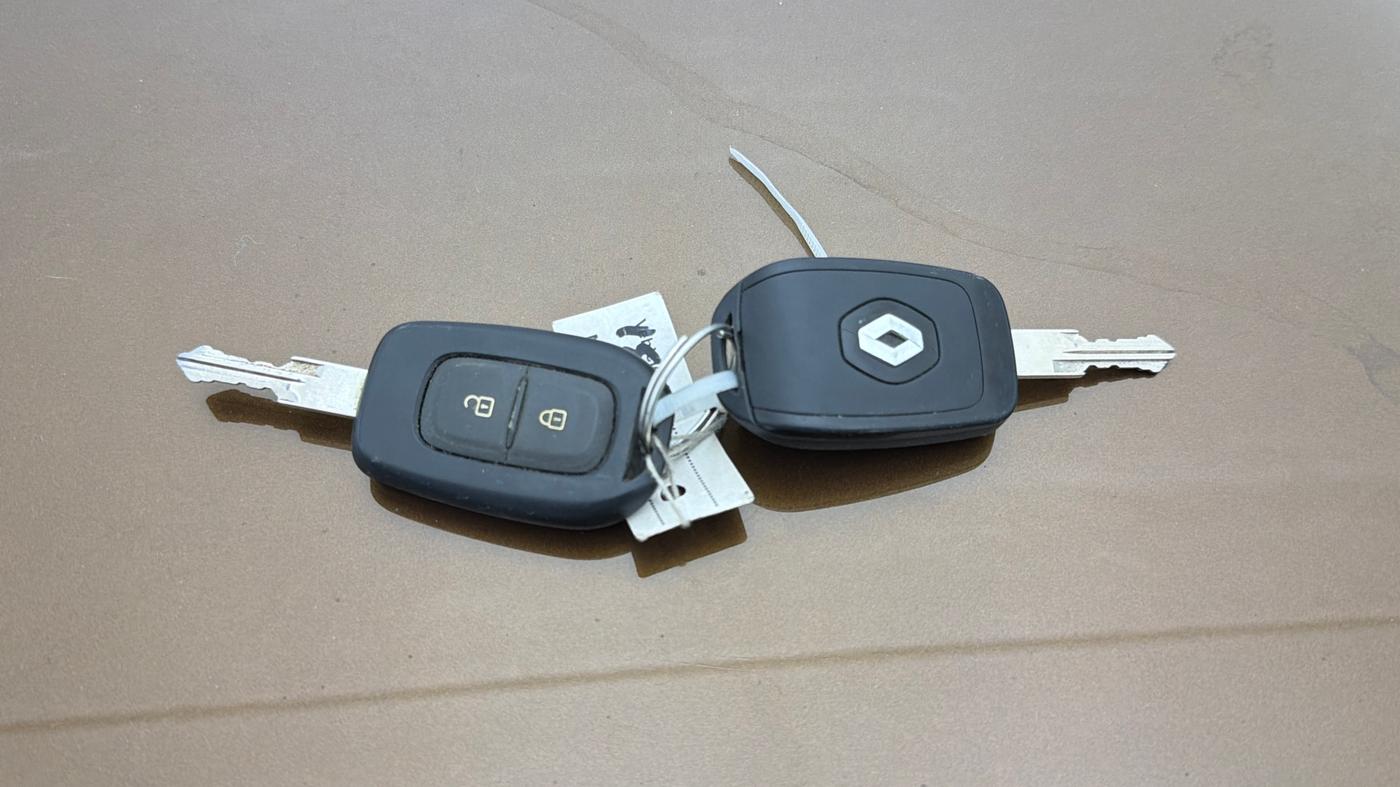 2017 Renault Duster RXS CVT, Petrol, Automatic, 69,610 km, Key Close Up