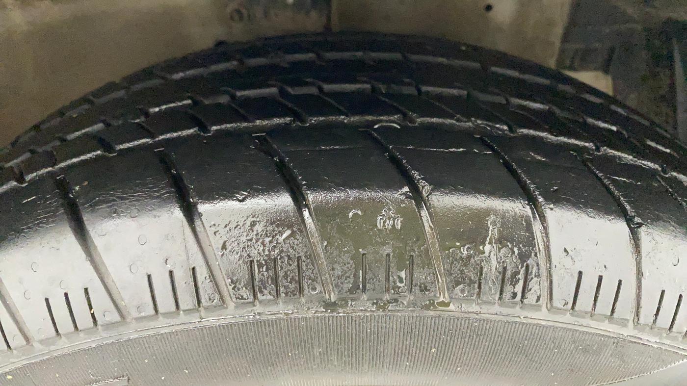 2014 Maruti Ertiga VXI, Petrol, Manual, 45,864 km, Right Front Tyre Tread