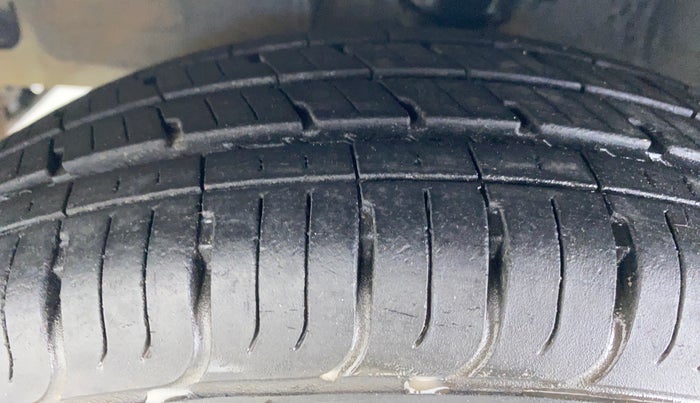 2011 Hyundai i10 ERA 1.1 IRDE, Petrol, Manual, 34,974 km, Left Front Tyre Tread