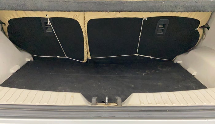 2019 Mahindra XUV300 W6 1.5 DIESEL, Diesel, Manual, 88,443 km, Boot Inside