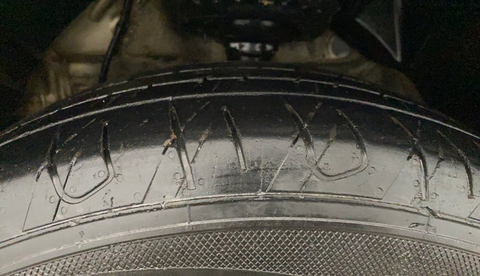 2019 Mahindra XUV300 W6 1.5 DIESEL, Diesel, Manual, 88,443 km, Left Front Tyre Tread