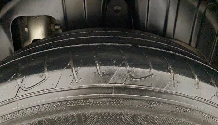 2019 Mahindra XUV300 W6 1.5 DIESEL, Diesel, Manual, 88,443 km, Left Rear Tyre Tread