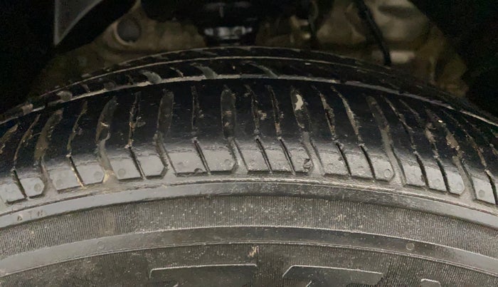 2019 Mahindra XUV300 W6 1.5 DIESEL, Diesel, Manual, 88,443 km, Right Front Tyre Tread