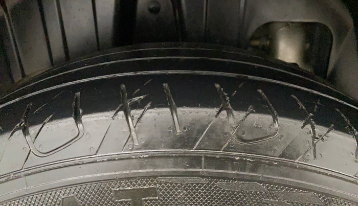 2019 Mahindra XUV300 W6 1.5 DIESEL, Diesel, Manual, 88,443 km, Right Rear Tyre Tread