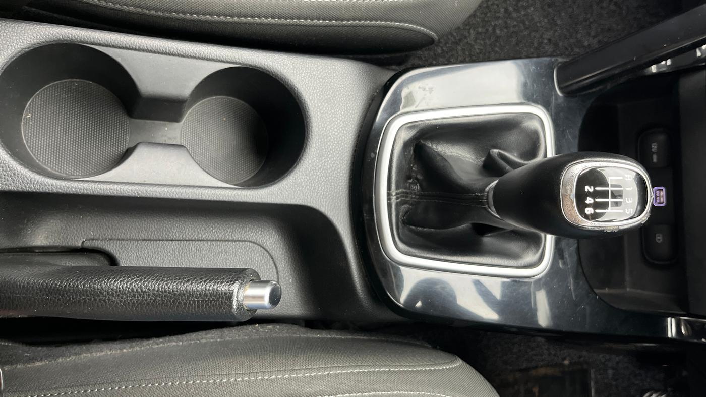 2020 KIA SELTOS HTK PLUS 1.5 DIESEL, Diesel, Manual, 1,38,712 km, Gear Lever
