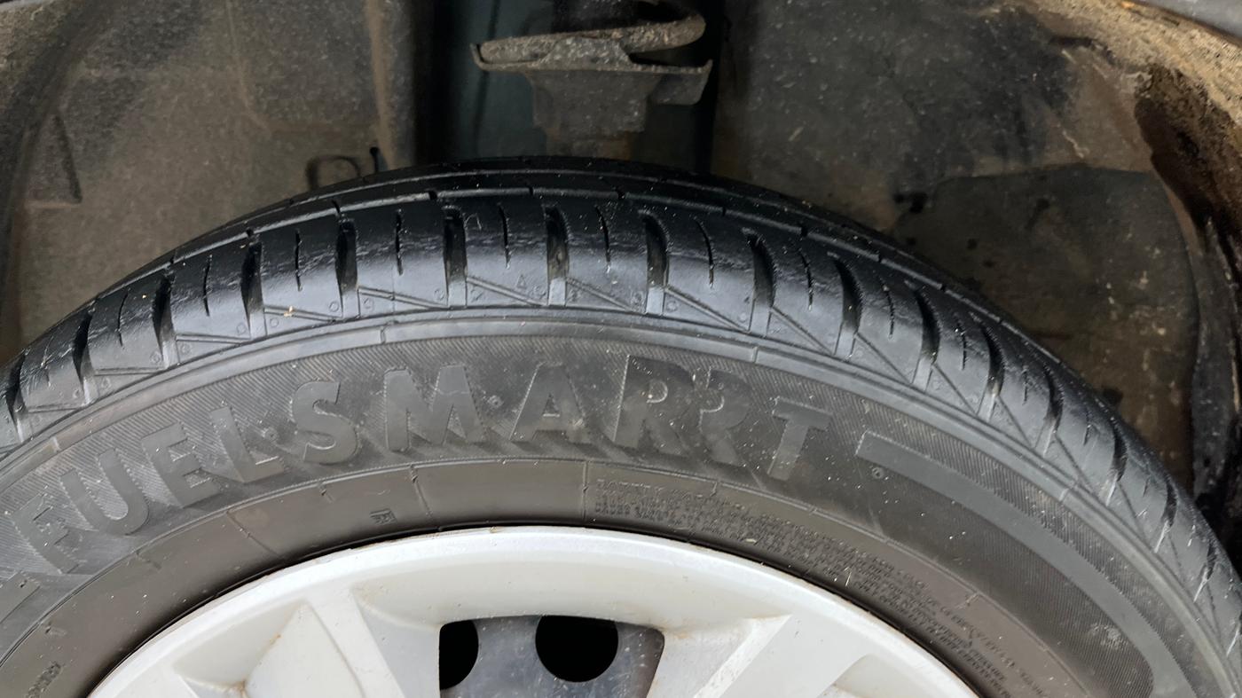 2022 Renault Kwid RXT 1.0 AMT, Petrol, Automatic, 27,722 km, Left Front Tyre Tread
