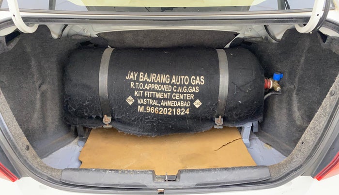 2017 Honda Amaze 1.2L I-VTEC S, CNG, Manual, 1,23,553 km, Boot Inside