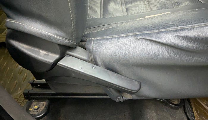 2011 Toyota Etios G, Petrol, Manual, 92,360 km, Driver Side Adjustment Panel