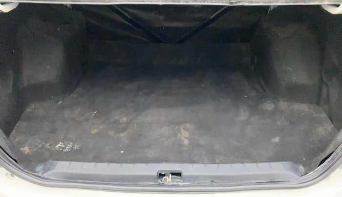 2011 Toyota Etios G, Petrol, Manual, 92,360 km, Boot Inside