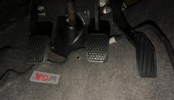 2016 Maruti Alto K10 VXI, Petrol, Manual, 32,137 km, Pedals