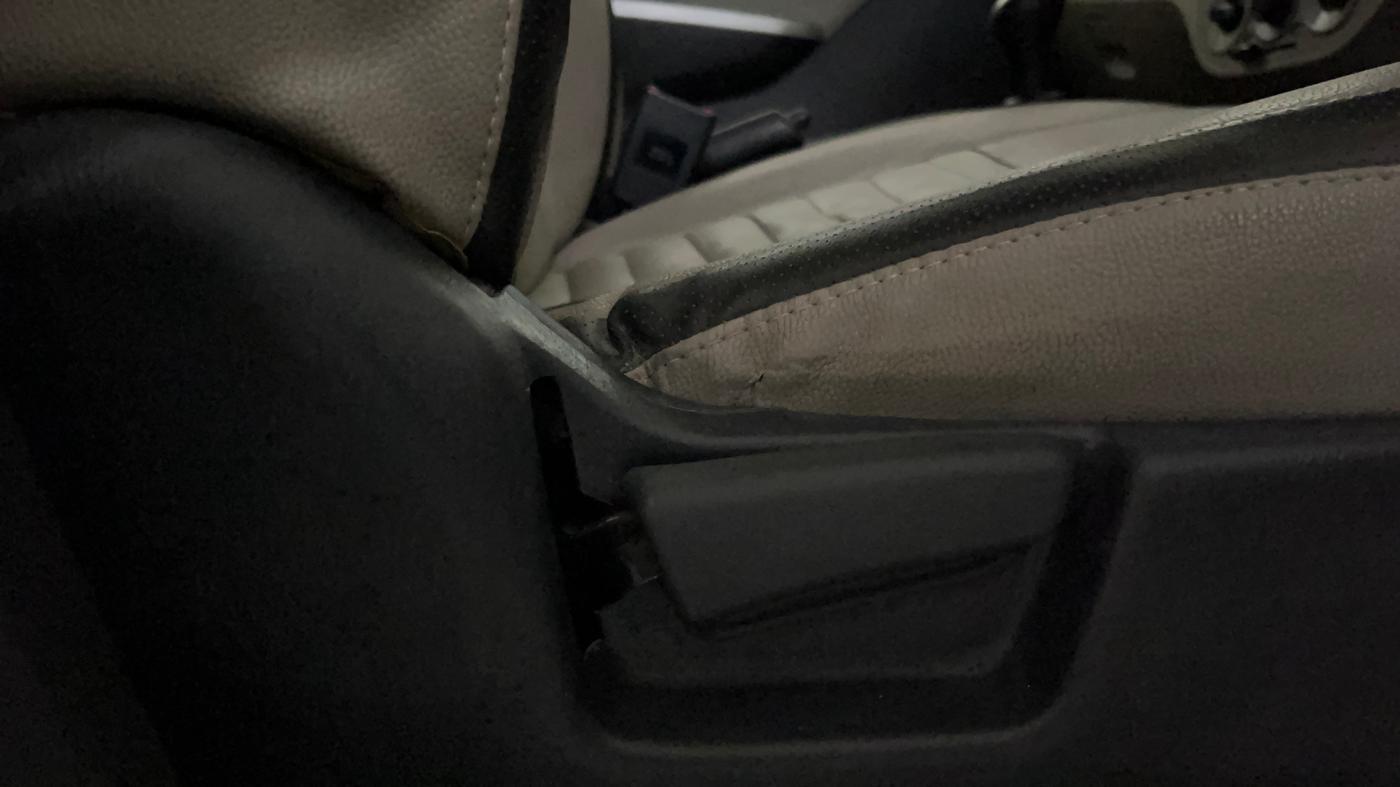 2016 Maruti Alto K10 VXI, Petrol, Manual, 32,078 km, Driver Side Adjustment Panel