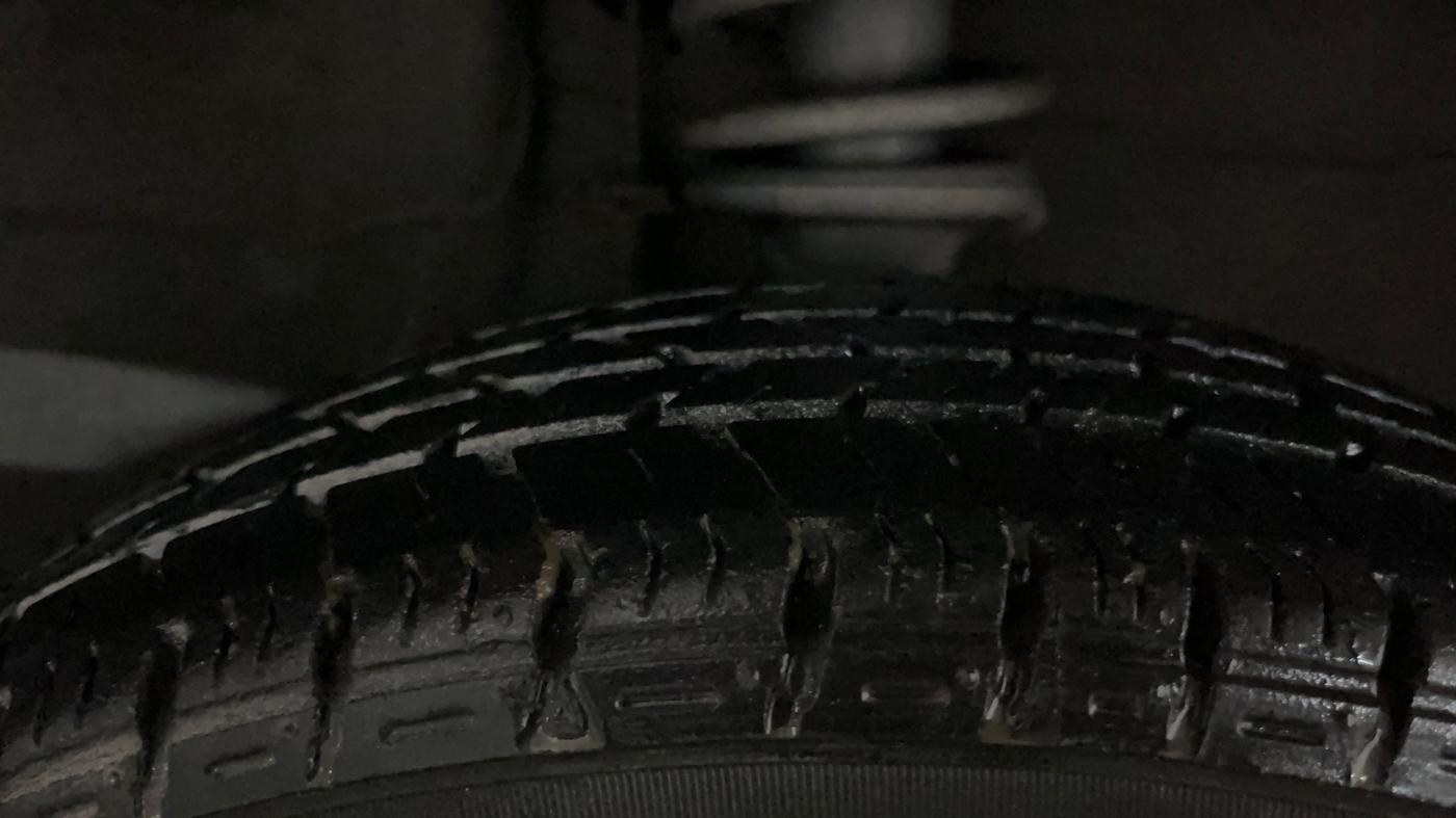 2016 Maruti Alto K10 VXI, Petrol, Manual, 32,078 km, Right Front Tyre Tread
