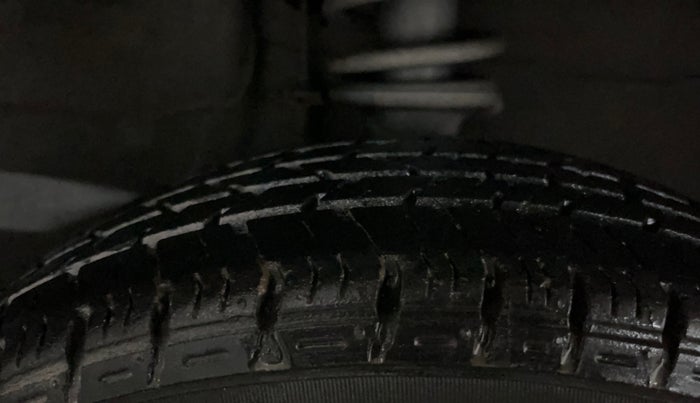 2016 Maruti Alto K10 VXI, Petrol, Manual, 32,137 km, Right Front Tyre Tread