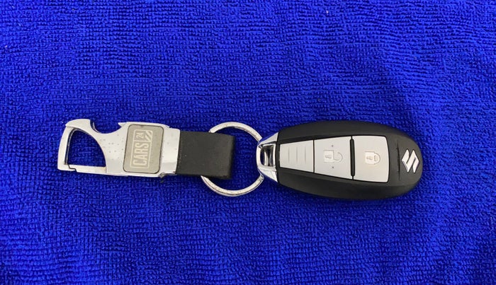 2017 Maruti Baleno ZETA PETROL 1.2, Petrol, Manual, 58,136 km, Key Close Up