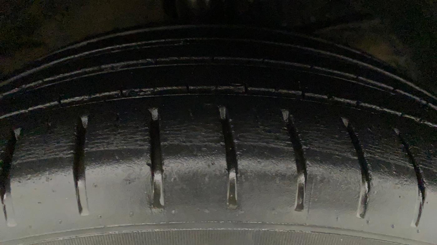 2017 Maruti Baleno ZETA PETROL 1.2, Petrol, Manual, 58,136 km, Right Front Tyre Tread