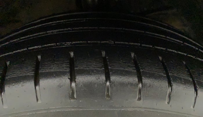 2017 Maruti Baleno ZETA PETROL 1.2, Petrol, Manual, 58,136 km, Right Front Tyre Tread