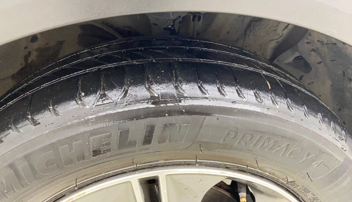 2016 Hyundai Creta SX (O) 1.6 DIESEL, Diesel, Manual, 57,357 km, Right Front Tyre Tread